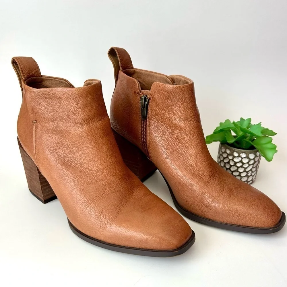 Vionic Alyssa Toffee Leather Ankle Boots Stacked Block Heel Square Toe Size 7.5